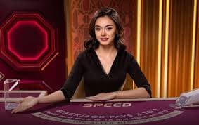 Pengguna menikmati berbagai kategori hiburan sports dan casino melalui aplikasi mobile ketua77
